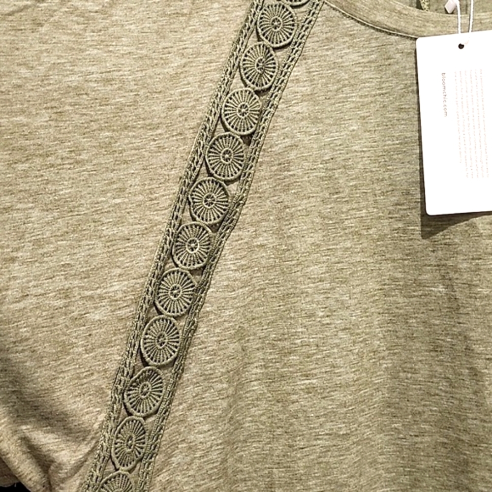 New Bloomchic Sage Green Solid Contrast Lace Ruff… - image 5